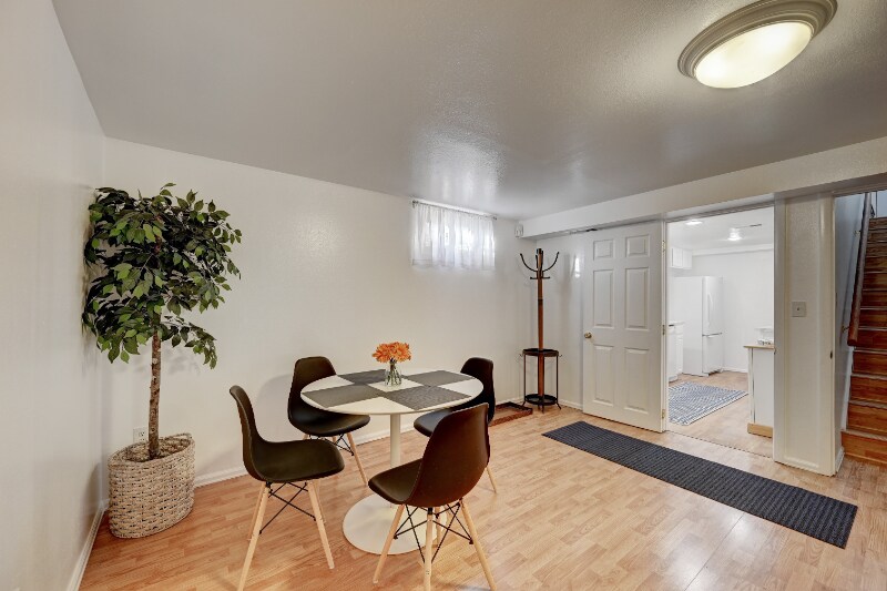 Building Photo - 471 S Marshall St