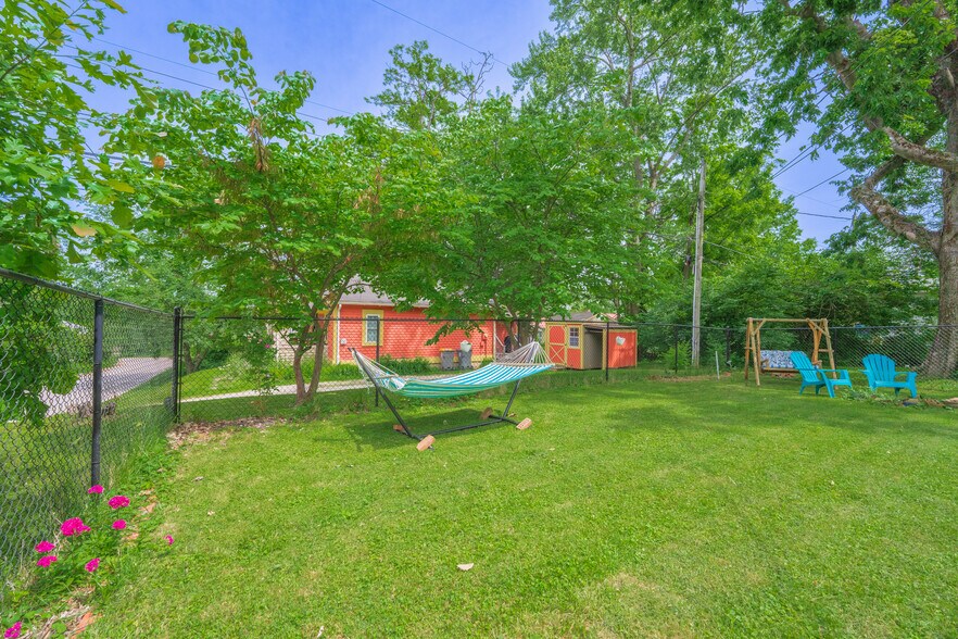 Building Photo - 1101 S Rogers St