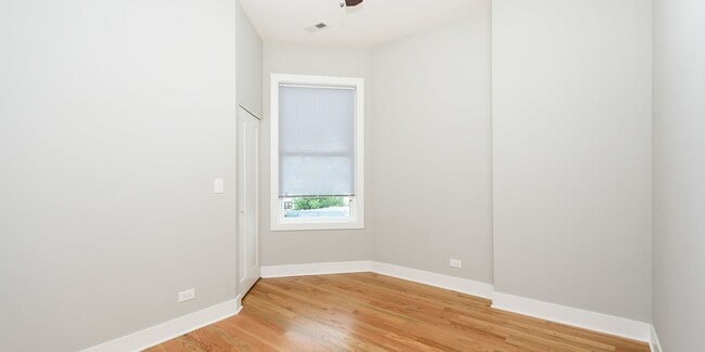 Building Photo - Recently Rehabbed, Top Floor 2bd/2bth Avail 5/20