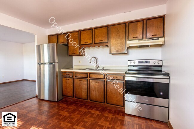 Building Photo - 701-703 Lake Ave