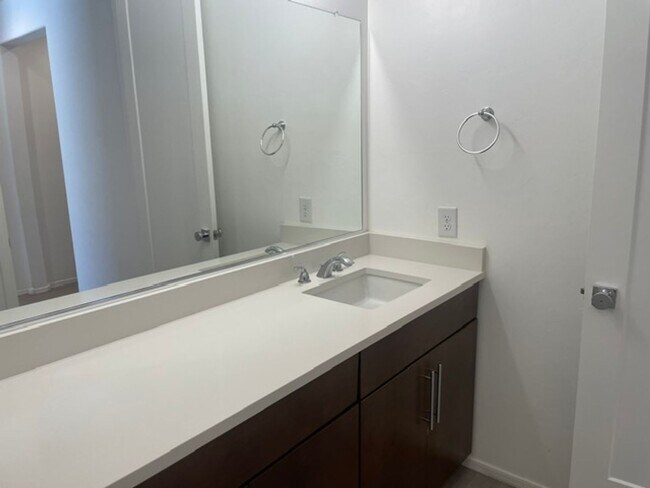 Building Photo - 7750 S Crested Spring Dr