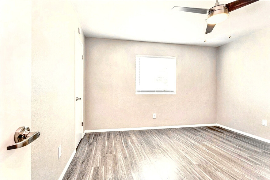 Building Photo - 3138 Manor Rd