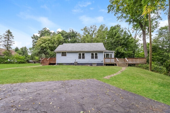 Building Photo - 243 Ridgeway Rd