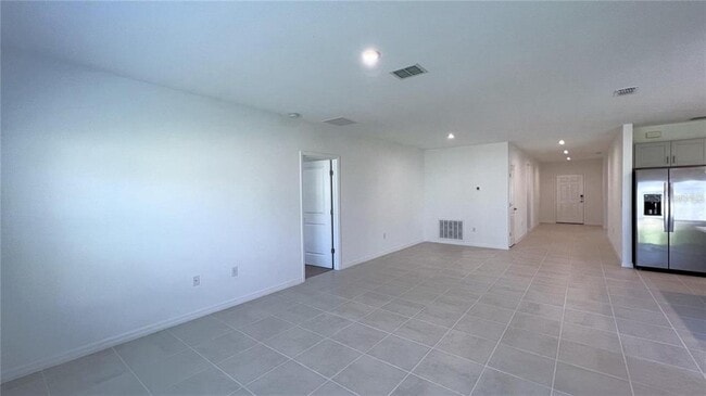 Building Photo - 5557 Tranquila Ln