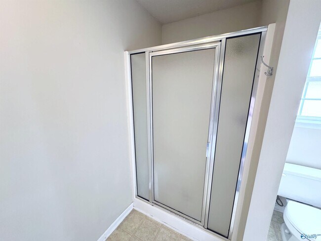 Building Photo - 120 Clover Ridge Dr