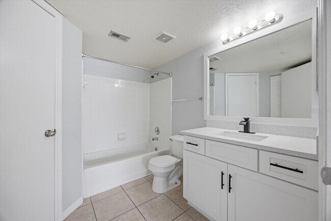 Building Photo - 2213 Grand Cayman Ct
