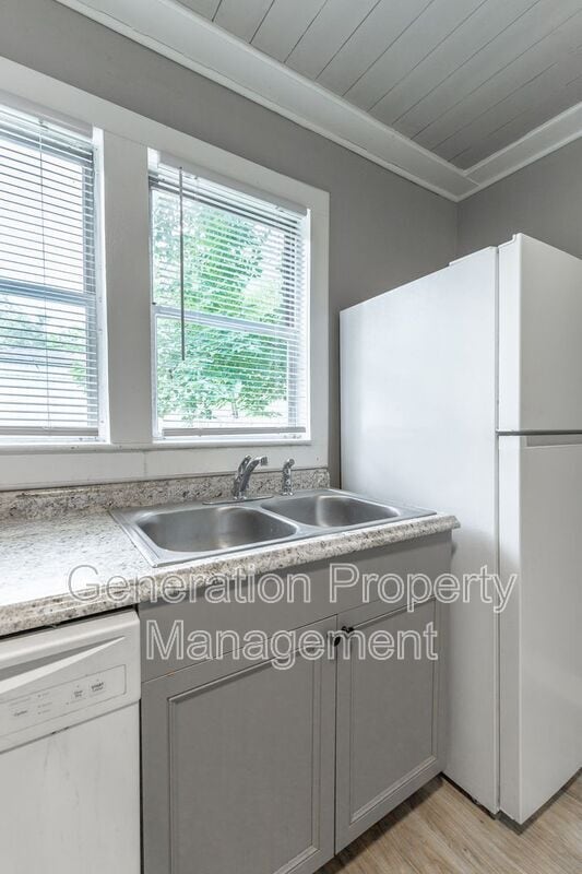 Building Photo - 177 Vero Beach St