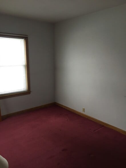BEDROOM 1 - 324 Hill St