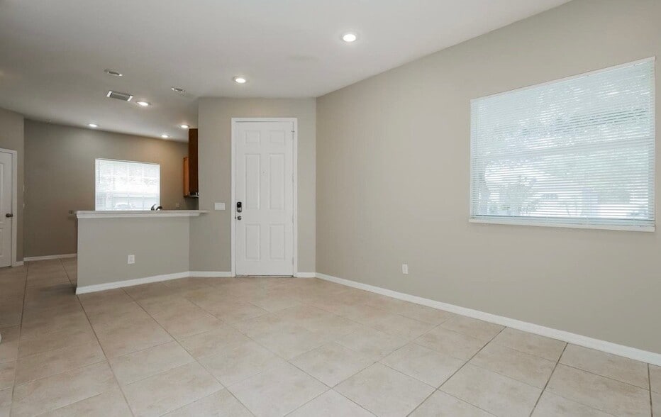 Building Photo - 1848 Atlantic Dr