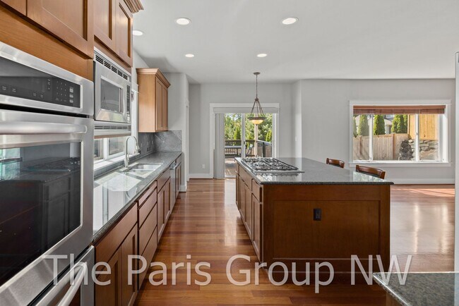 Building Photo - Stunning 3438sf Newcastle Craftsman Near T...