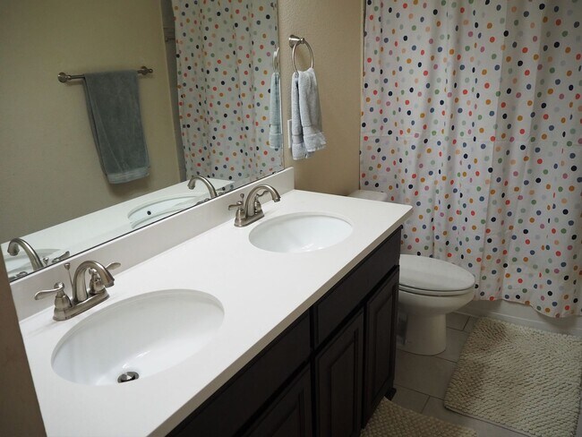 Building Photo - 3 Bed - 2.5 Bath Townhome in Flower Mound ...