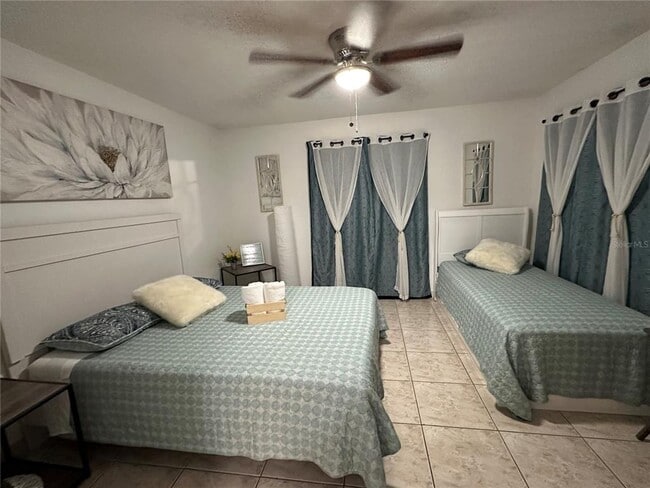 Building Photo - 3216 Feather Ln