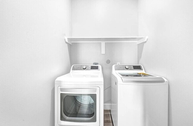 Building Photo - 4215 Hardy St