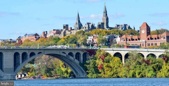 Building Photo - 1111 Arlington Blvd