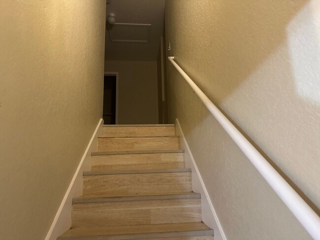 Building Photo - 10106 Figaro Canyon