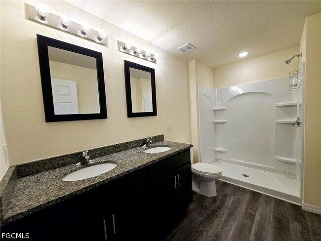 Building Photo - 1117 Solar Ct