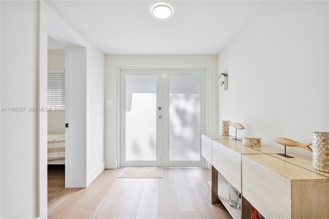 Building Photo - 10801 Peachtree Dr