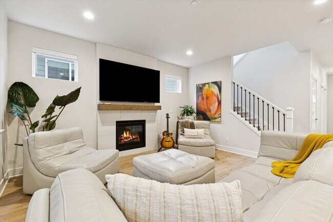 Building Photo - 8549 SW 176th Ave