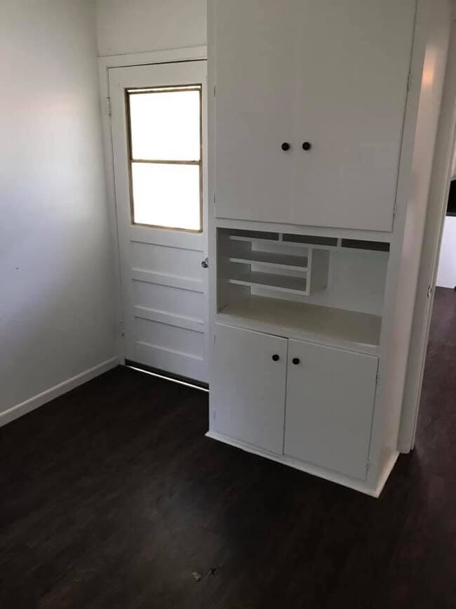 Building Photo - 2/2 on 9 acres horse property