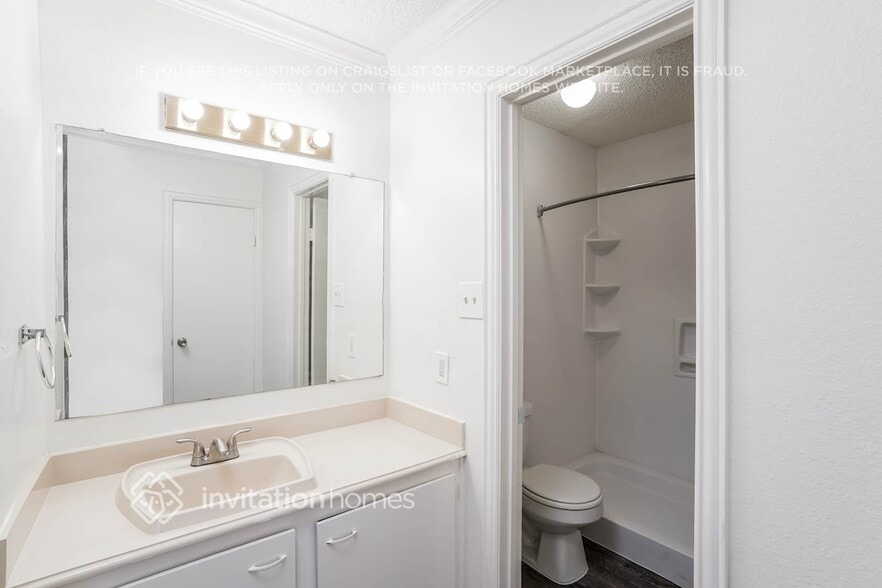 Building Photo - 9422 Cedar Point Cir