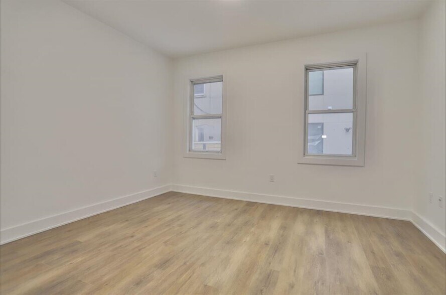 Building Photo - 517 Willow Ave