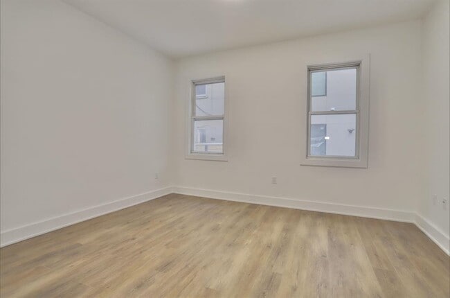 Building Photo - 517 Willow Ave