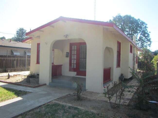 Building Photo - 782 4th Ave
