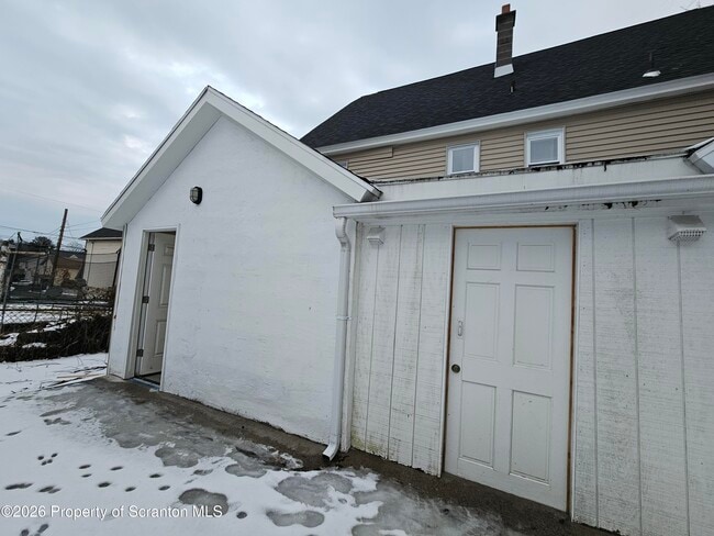 Building Photo - 1515-1517 Brick Ave