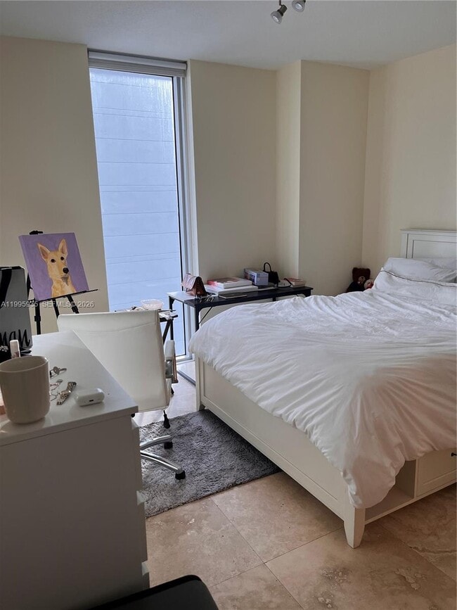 Building Photo - 185 SW 7th St