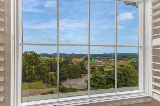 Building Photo - 5014 Mountview Pl