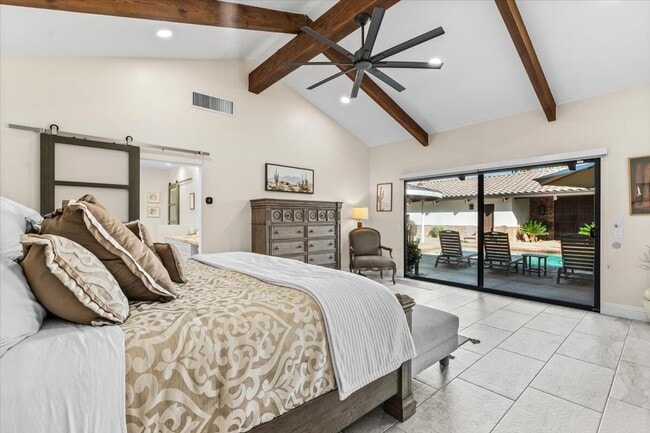 Building Photo - 48731 San Vicente St