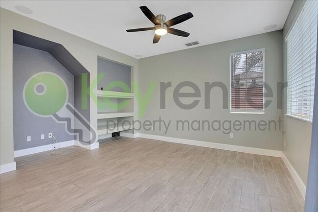 Building Photo - 461 Anjou Cir