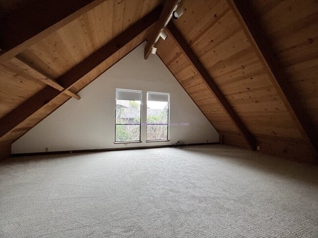 Building Photo - 85 George Ln