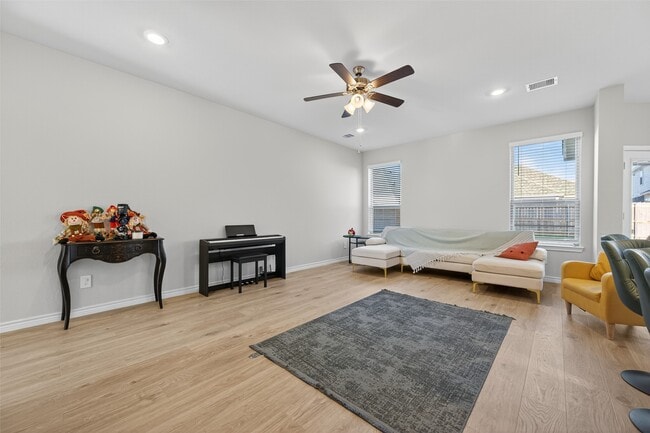 Building Photo - 6207 Trado Dr