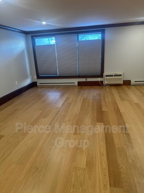 Building Photo - 55 River Rd