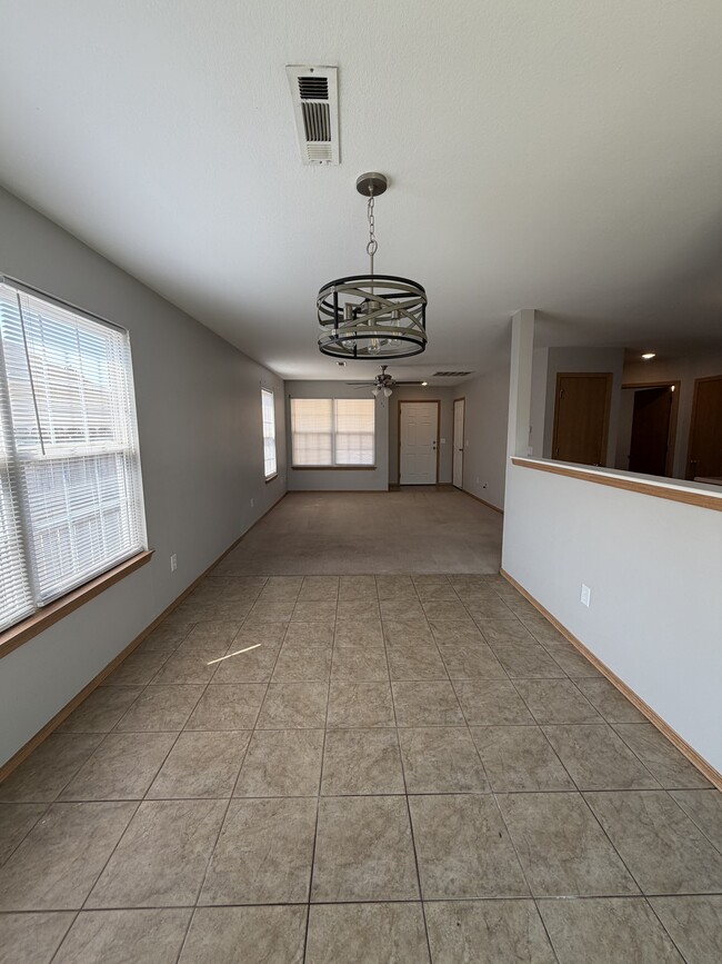 Building Photo - 340 Grant Springs Dr