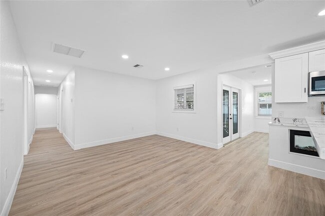 Building Photo - 255 37th St N