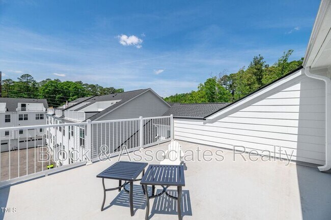 Building Photo - 11549-107 Helmond Way