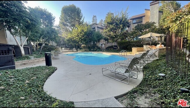 Building Photo - 8675 Falmouth Ave