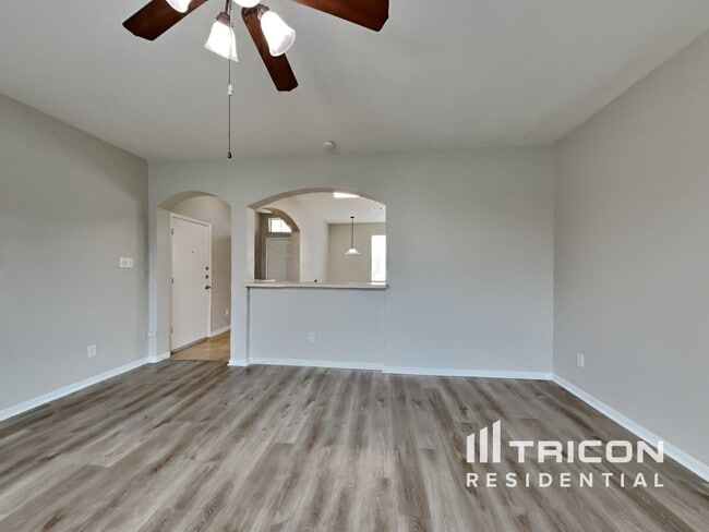 Building Photo - 4035 Mossy Spring Ln