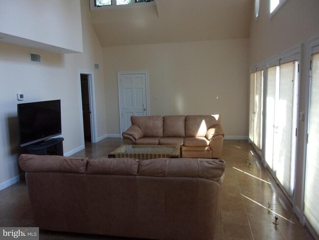 Building Photo - 7806 Glenhaven Ct