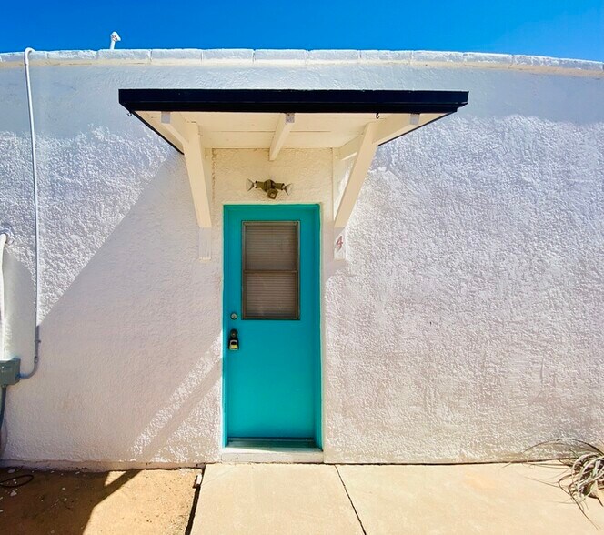 Building Photo - 2625 E Copper St