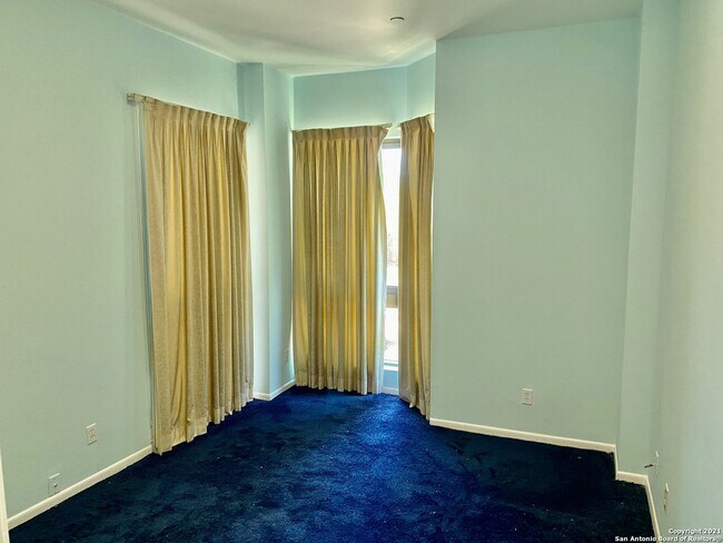 Building Photo - 7887 Broadway-