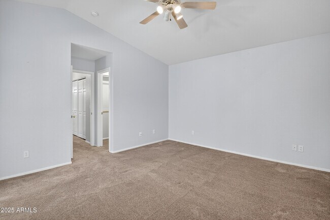 Building Photo - 1719 E Sandalwood Rd