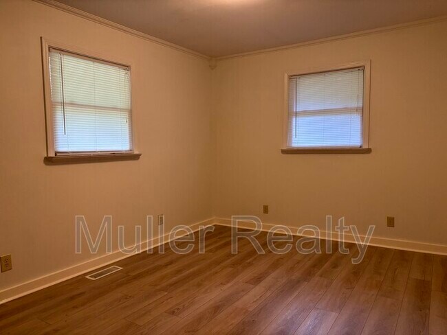 Building Photo - 7320 Westridge Dr