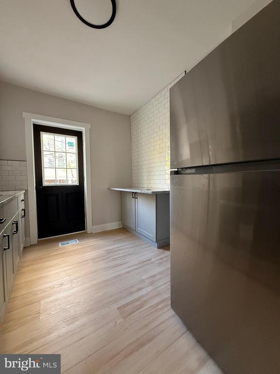 Building Photo - 1263 S Merrimac Rd