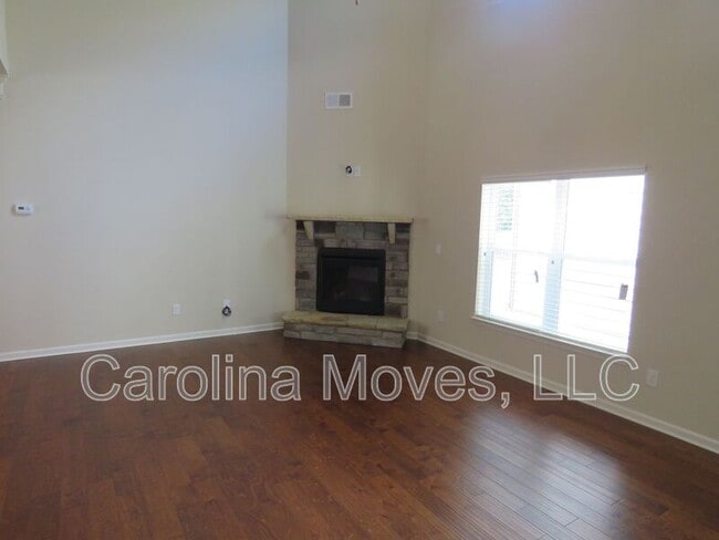 Building Photo - 163 Heatherwood Ln