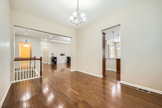 Building Photo - 4 Bed/4Bath Ranch-style home in the sought-after Meadow Mountain Villas community of southwest Lo...