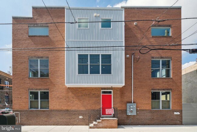 Building Photo - 601 W Porter St