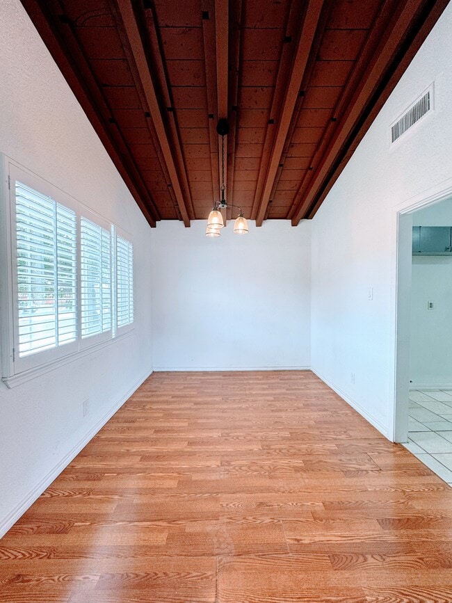 Building Photo - 139 Clairemont Rd